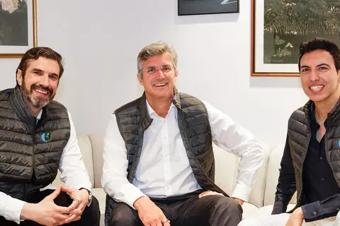 Jakob Futorjanski, Olaf Schwabe und Rojahn Ahmadi nach dem Erwerb von 80 % an NeuroNation durch die Schwabe-Gurppe.