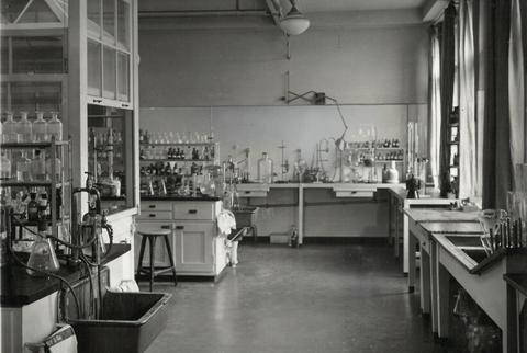 Laboratorium bei Dr. Willmar Schwabe in Leipzig ca. 1930