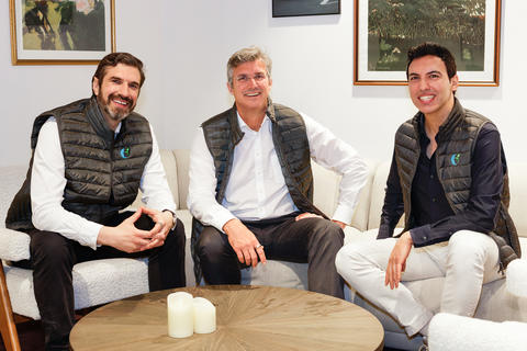 Jakob Futorjanski, Olaf Schwabe und Rojahn Ahmadi nach dem Erwerb von 80 % an NeuroNation durch die Schwabe-Gurppe.